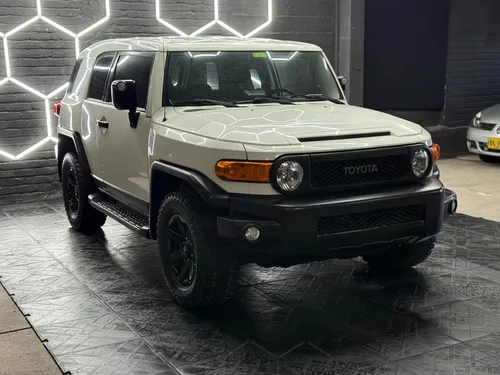Toyota Fj Cruiser Black And White