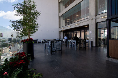 Departamento En Torre Bravante, Col. Juan Manuel, Guadalajara, Jalisco.