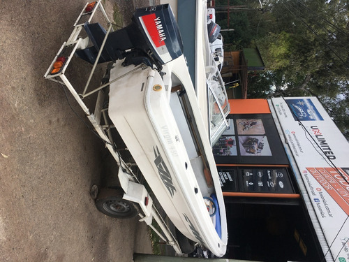 Imagen 2 de 10 de Bote Pescador 430 Yamaha 30 Hp Trailer .perfecto Estado