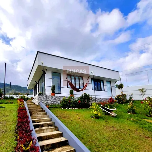 Calima. 3.685 M2, Finca En Venta