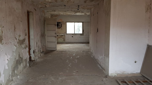 Local Con Vivienda En Venta En Rafael Calzada