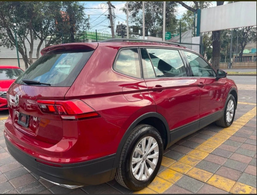 Imagen 5 de 11 de Volkswagen Tiguan 1.4 Trendline Plus Dsg Rojo 2020