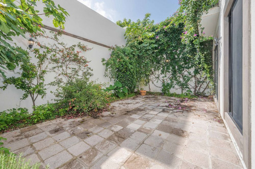Casa De 3 Recámaras, Terraza, Espacios Amplios: El Suspiro, La Lejona