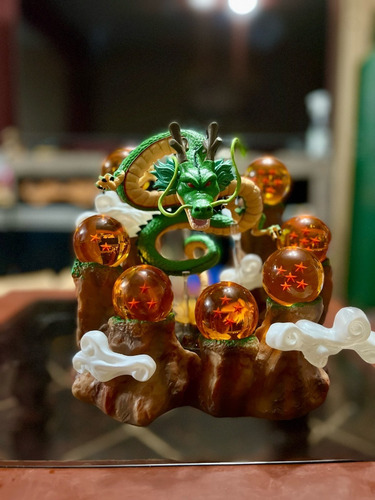 Figura Dragon Shenlong Con Esferas Del Dragon Y Montaña 20cm
