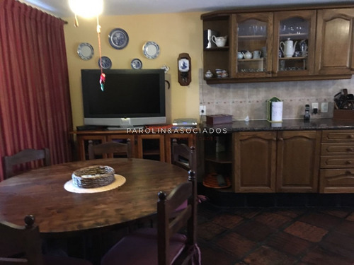 Muy Linda Casa En Jardines De Cordoba- Ref: 2034