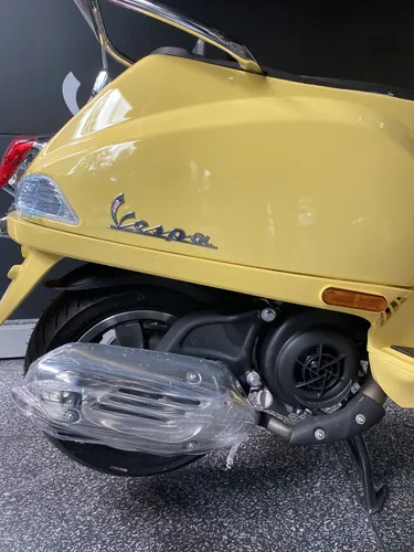 Vespa Piaggio Vxl150 Amarilla Modelo 2025
