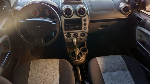 Imagem 7 de 8 de Ford Fiesta 1.6 Mpi Sedan 8v Flex 4p Manual