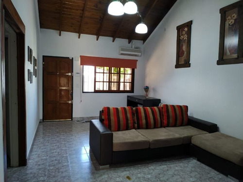 Imagen 6 de 14 de Chalet Ph En Venta En Castelar Sur