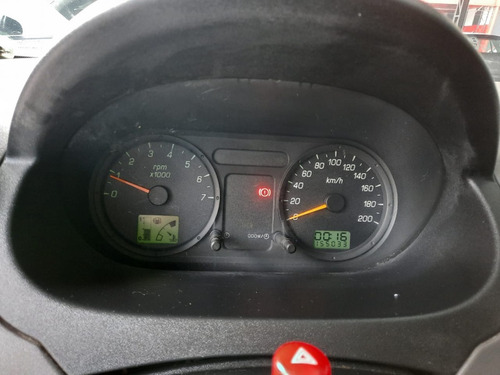 Imagem 8 de 11 de Ford Fiesta Sedan 1.6 Flex 2006 Com Direção Hidraulica