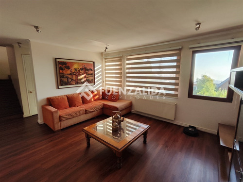 Casa En Venta De 5 Dorm. Condominio, San Carlos De Apoquindo