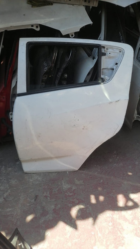 Puerta Trasera Izquierda Chevrolet Beat Trasera Izq (Usado)