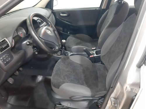 Imagem 8 de 10 de Fiat Stilo 1.8 Mpi 8v Flex 4p Manual