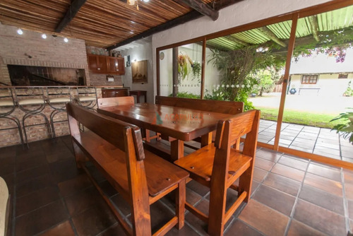 Pinares Excelente Casa En Terreno De 1050 M2