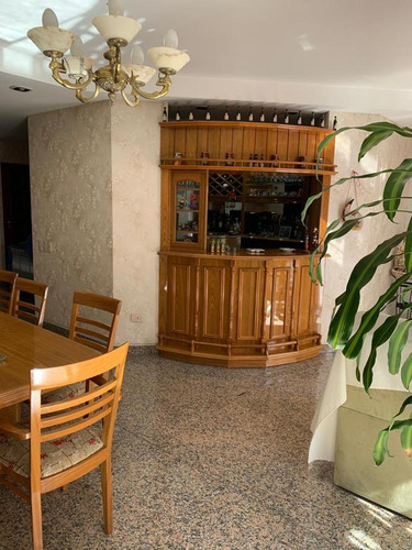 Venta De Chalet 5 Amb. S/lote 6.77x20m² En Caballito - Muy Buen Estado Y Ubicación