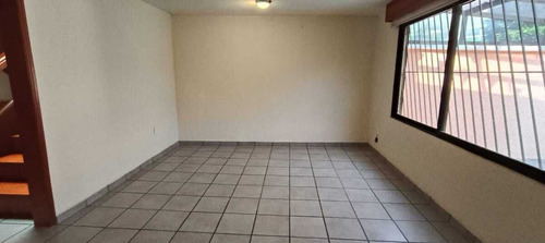 Casa En Venta, Jardines De Satélite, Naucalpan, 5 Recamaras.