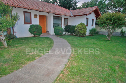 Casa En Adobes De Nogales