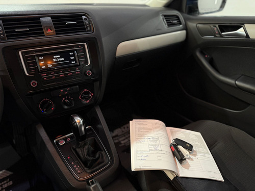 Volkswagen Jetta 2.5 Sportline At