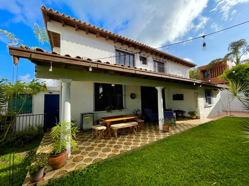 Se Vende Casa 500m² 6h+s/6b+s/4p Lomas De La Lagunita