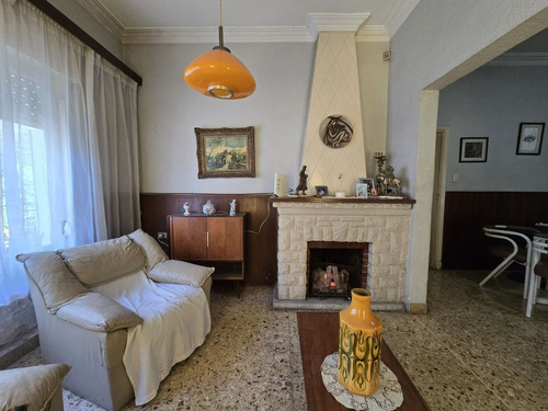 Casa 4 Ambientes En Venta En Temperley Jardín