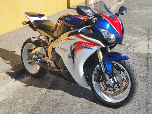 Imagem 2 de 8 de Honda Cbr1000rr