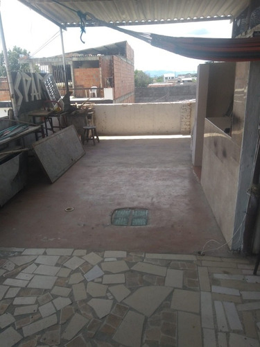 Imagen 14 de 21 de Vendo Casa De 3 Pisos Muy Serca A La Via Principal .