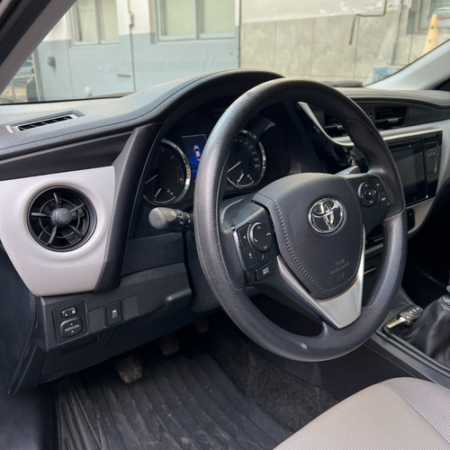 Imagen 6 de 16 de Toyota Corolla Xei 4p 2017