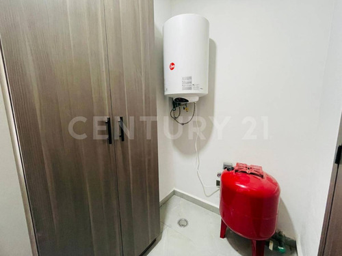 Venta Casa En Privada 3 Recamaras, 3 Baños, Con Jardín Y Sótano, Zona Cholula