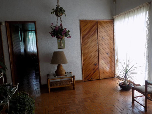 Casa Sola En Lomas De Atzingo, Cuernavaca, Morelos - Seq-173-cs