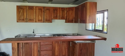 Casa En Arriendo En Santa Elena. Cod A5263