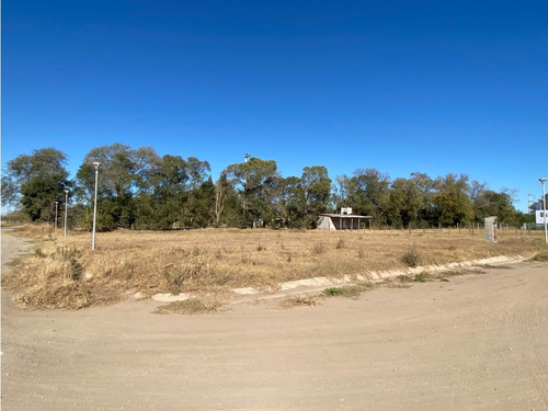 Se Vende Terreno En Esquina - B° Tierras Del Este