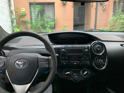 Toyota Etios 1.5 Sedan Xs