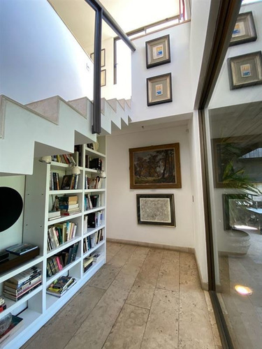 Casa En Venta De 4 Dorm. En Vitacura