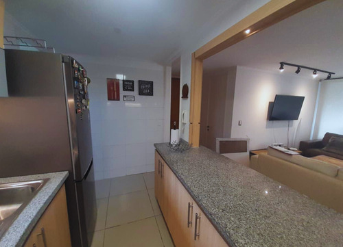 Departamento En Venta De 4 Dorm. En Papudo