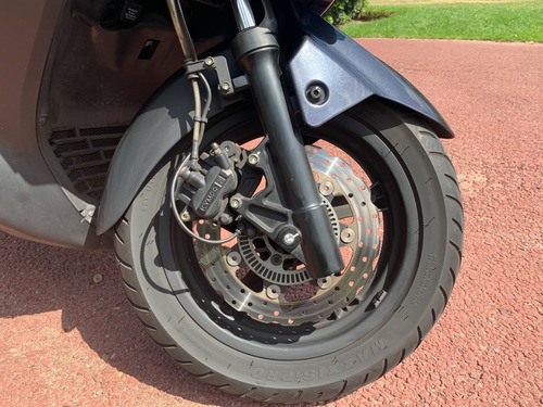 Megascooter Kymco Downtown 300i