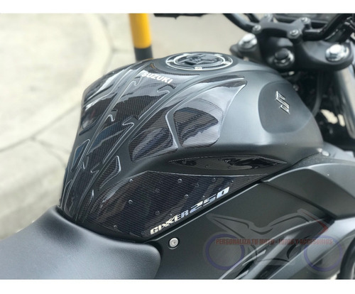 Imagen 1 de 9 de Kit Protector Tanque Stop Grip Suzuki Gixxer 250 Nkd (fibra)