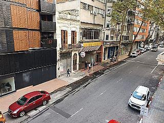Imagen 2 de 15 de Soriano Esq Andes