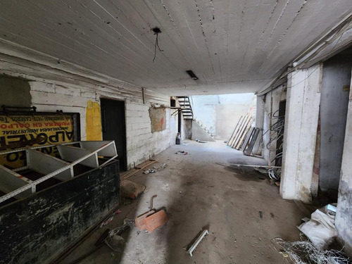 Imagen 6 de 20 de Fraccion 3217 M² C/galpón 2300 M² A Refaccionar O Demoler En San Justo