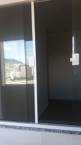 Casa Com Sala 2 Quartos Cozinha Banheiro Corredor E Uma Area