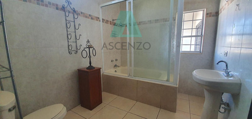 Renta De Casa Amueblada En Fracc. Lomas Vallarta, Delrui