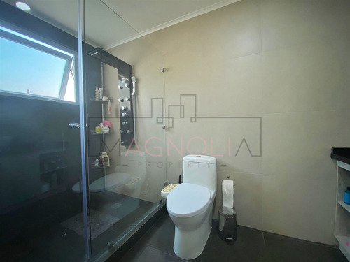 Casa En Arriendo De 5 Dorm. En Colina