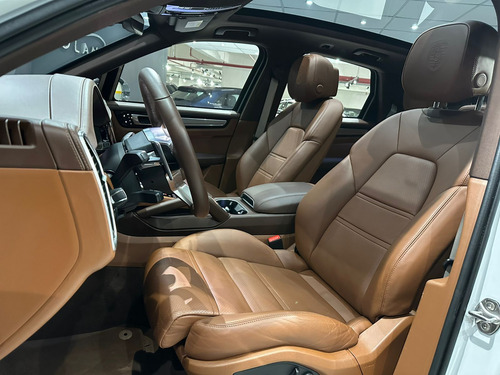 Porsche Cayenne E-Hybrid 3.0 V6 462cv
