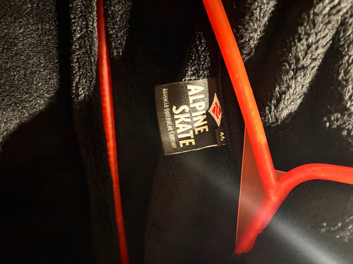 Campera De Peluchito Piel Alpine Skate No Rusty No Billabong (Usado)