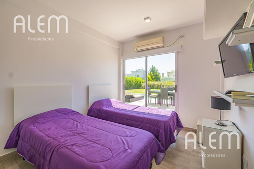 Casa En Venta En Don Joaquin, Canning