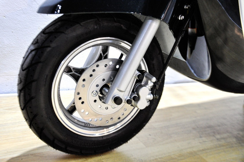 Imagen 10 de 19 de Motomel Strato Euro 150 Scooter Sin Cambios Uno Motos