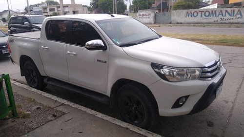 Toyota Hilux 2.8 Cd Srv 177cv 4x4 2016