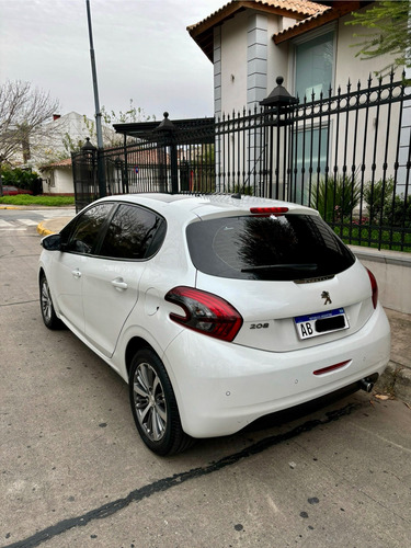 Peugeot 208 1.6 Allure