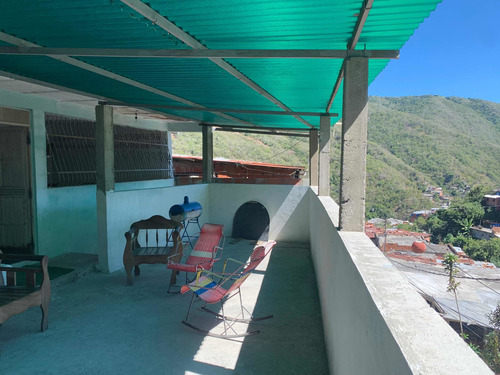 Imagen 2 de 14 de Casa Tres Habitaciones Un Baño 2 Puestos De Estacionamiento