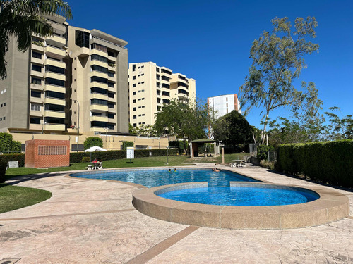 Se Vende Penthouse Frutas Condominiums Red Granada Guatire