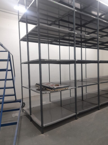 Importante Galpón/depósito Con Oficinas En Castelar Norte