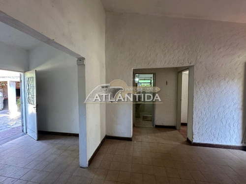 Venta De 3 Propiedades, En Un Terreno Esquina, Excelente Punto De Villa Argentina Norte, Sobre Av 18. Inm Atlántida.